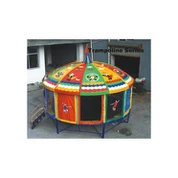 Trampolina zewnętrzna z dachem